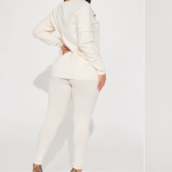 Fashion Nova Cream Graphic 2-Piece Leggings Set Size L NWT - Picture 3 of 5